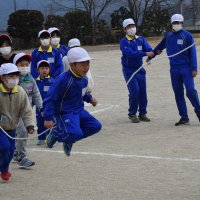 大なわ（なわとび）集会