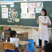 すききらいしないで食べよう　３年