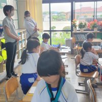 認定岩瀬こども園の先生が参観に来てくれました