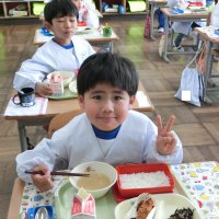 １年生　初めての給食