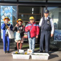 12月16日（月）人権の花プランター贈呈