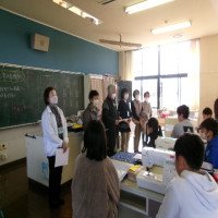 １２／１９（木）５年生ミシン学習にボランティア