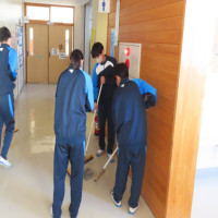 ２月２５日（火）　１年生　清掃の様子