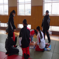 ３/４（火）２年生　心肺蘇生法の学習