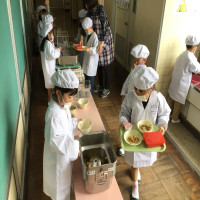 はじめての給食と清掃