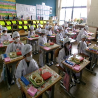 ４／１５（火）１年生初めての給食