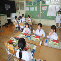 4/15（火）１年生給食スタート