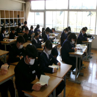４月２１日（月）朝の読書　目指せ３０冊