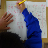 正しい姿勢と正しい鉛筆の持ち方で！
